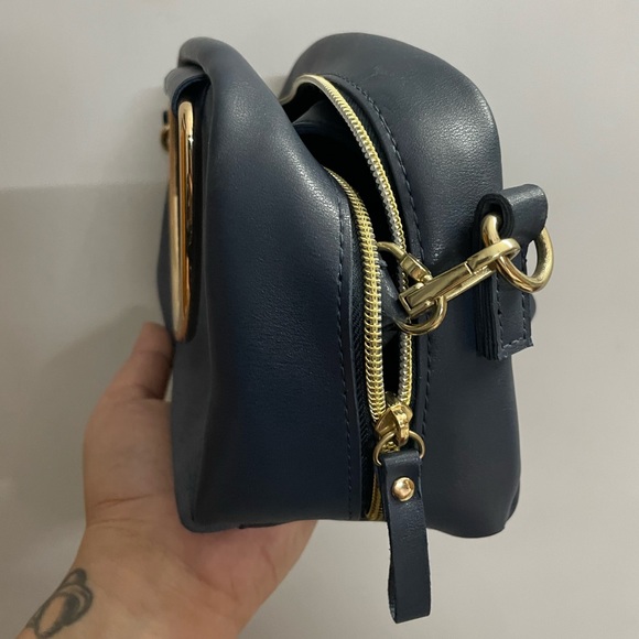 blue crossbody bag with gold handle - Picture 2 of 7